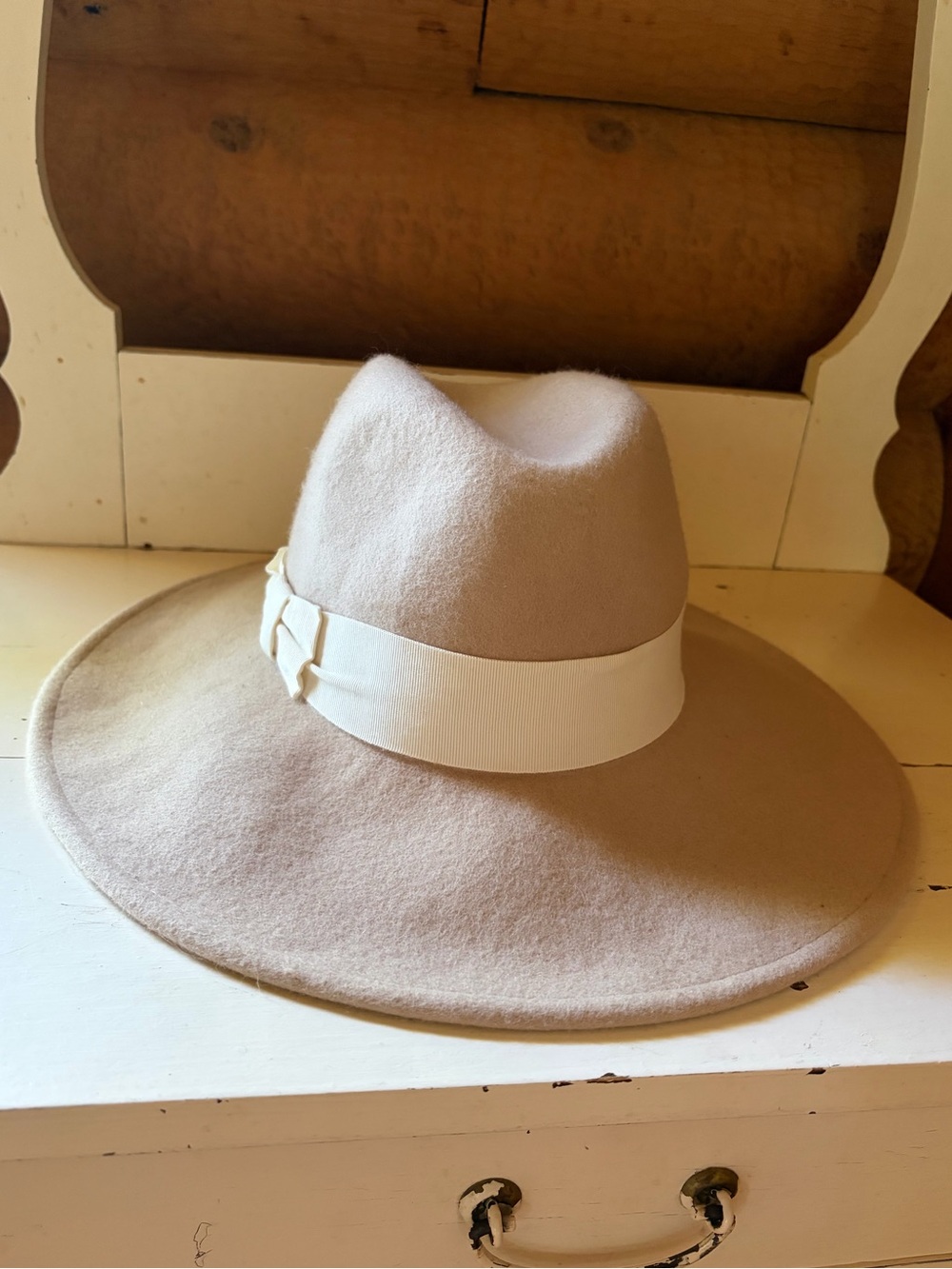 Club Monaco Beige Wide-Brim Fedora with Ivory Band